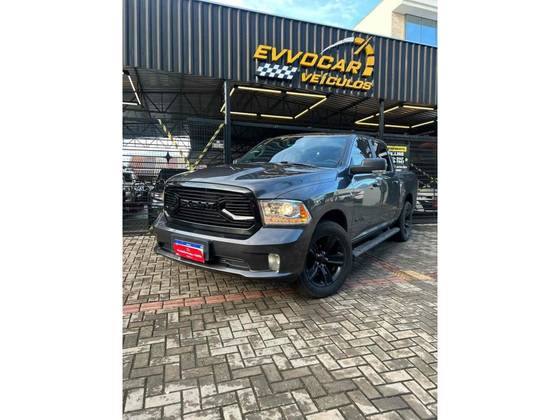 RAM CLASSIC 5.7 V8 GASOLINA LARAMIE CD 4X4 AUTOMÁTICO
